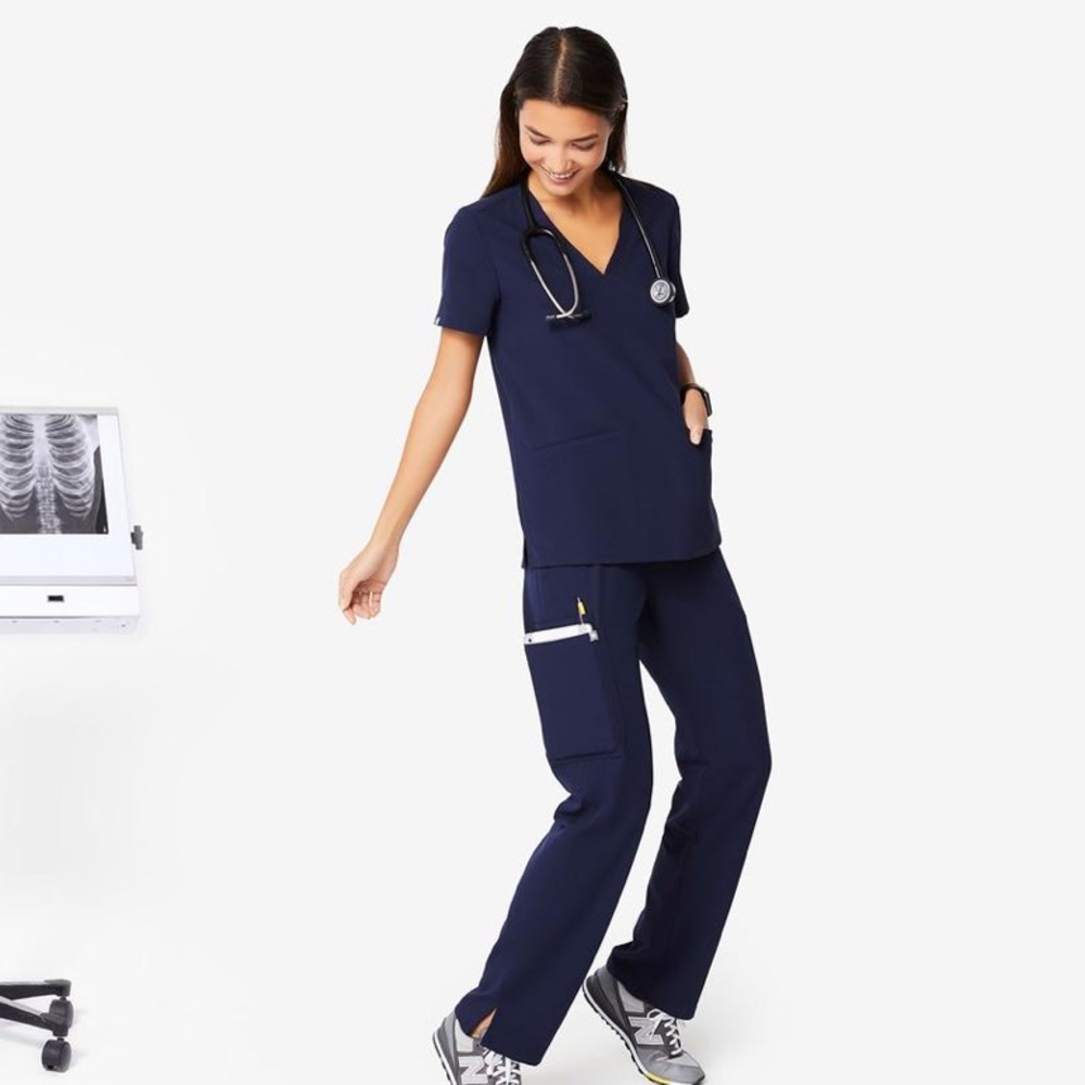 FIGS Navy Scrub set